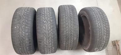 4 Gomme invernali Nokian cerchione 205/55 R16 94V
