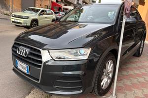 Audi Q3 2.0 TDI 120 CV Business