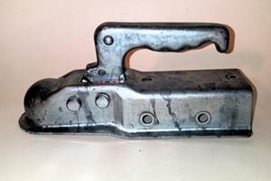 Gancio traino omologato per rimorchio carrello - T