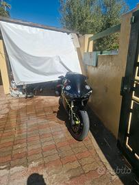 yamaha r6 2004  prezzo 3000 trattabile 