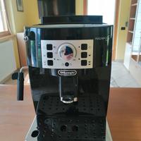 macchina caffè de longhi magnifica s