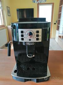 macchina caffè de longhi magnifica s