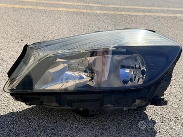 Fari anteriori Mercedes classe A