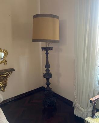 Lampada da terra antica