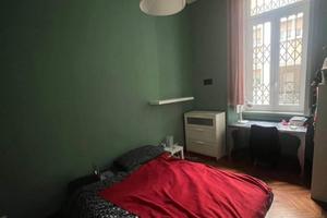 Deliziosa stanza singola in grande appartamento