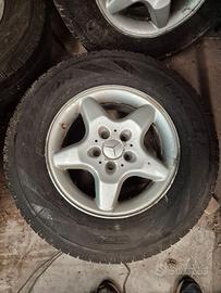 Cerchi in lega + gomme pirelli