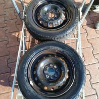 2 due gomme e cerchi in ferro auto