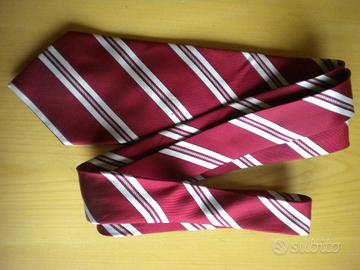 Cravatta bordeaux strisce oblique bianca usata