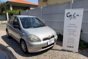 Toyota Yaris 1.0i 16V cat 5 porte Sol