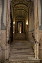 Immobile di 370 m² con più di 5 locali a Milano
