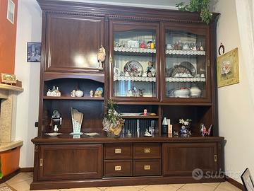 Elegante mobile sala con vetrina e ante scorrevoli