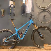 Pivot Switchblade 2024