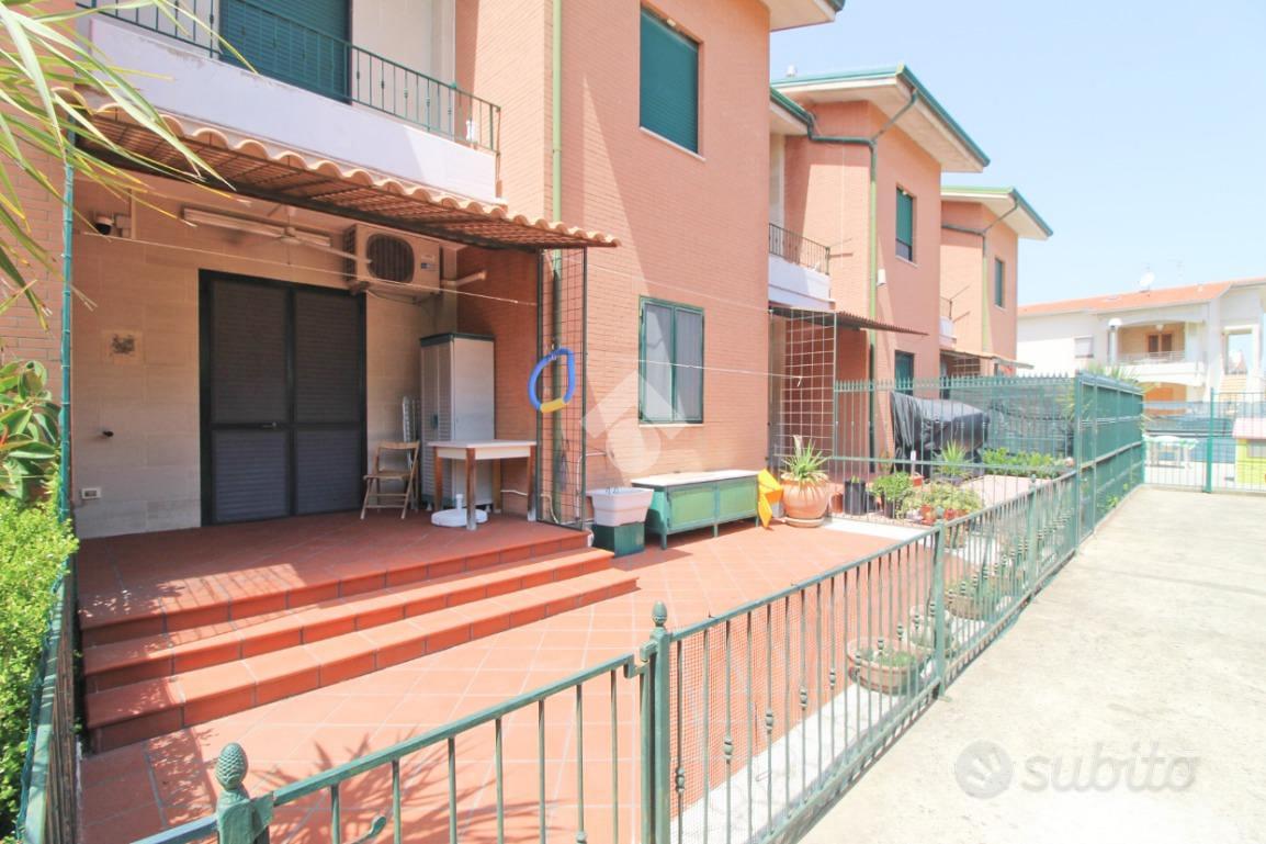 VILLA A SCHIERA A CAMPOMARINO - Vista 5