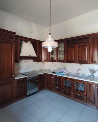 Cucina in legno di noce