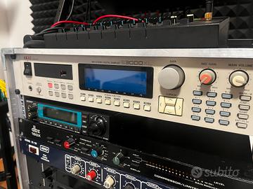 Akai S3000XL  Vintage Sampler + SCSI2SD Installed