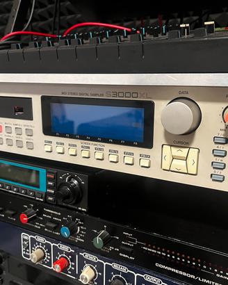Akai S3000XL  Vintage Sampler + SCSI2SD Installed