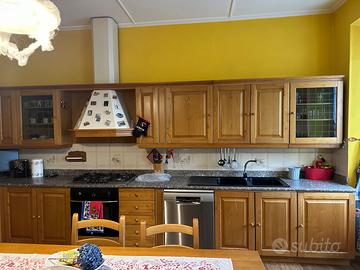 Cucina a L grandi dimensioni