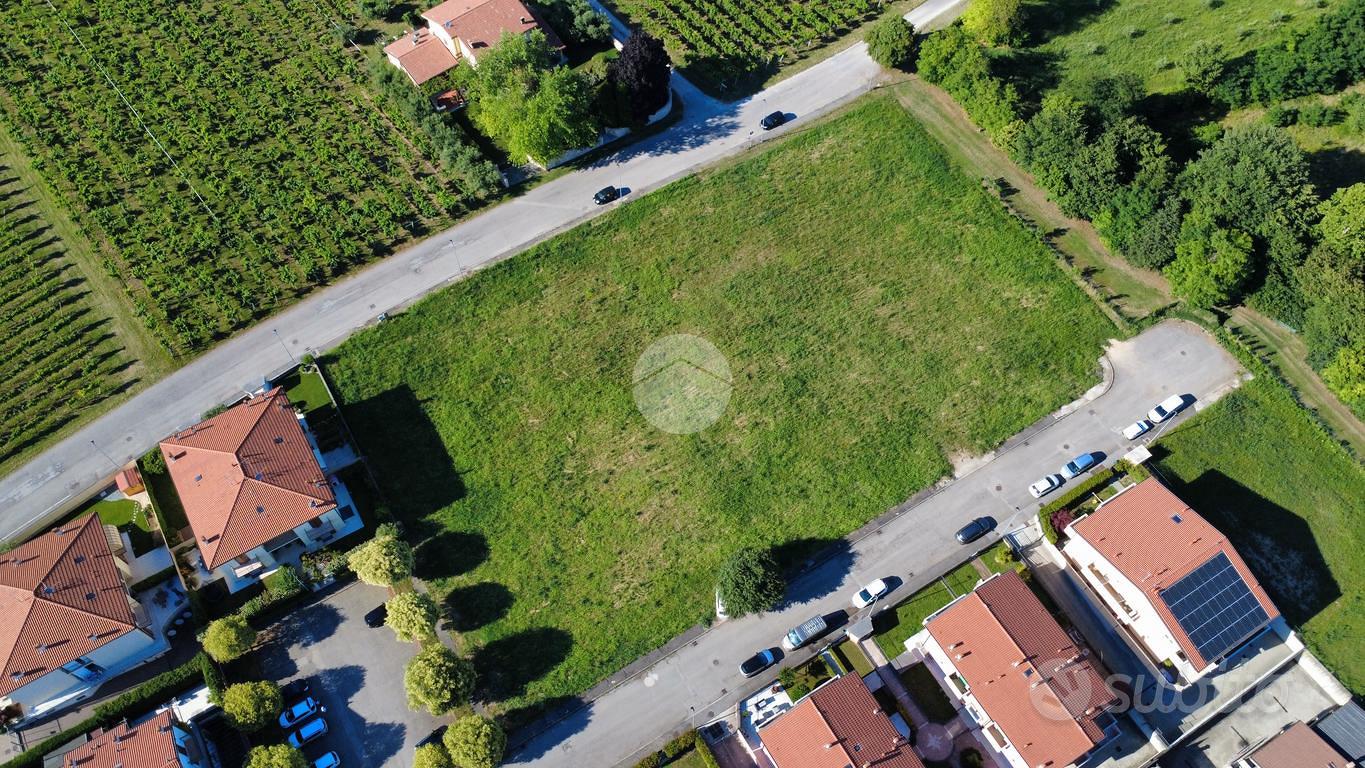 TER. RESIDENZIALE A ILLASI - Vista 4
