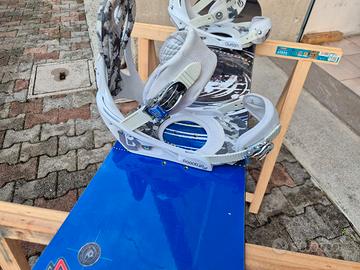 snowboard attacchi e casco 