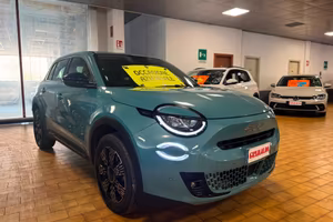 FIAT 600 Hybrid DCT POP MHEV C/GRIMALDI SPECIAL