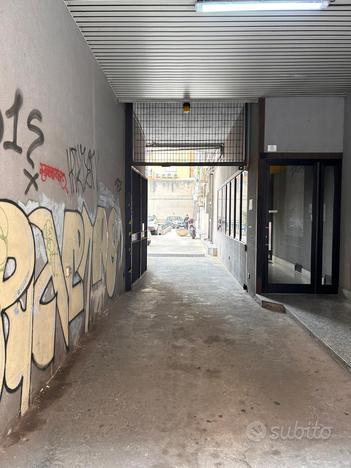 Ampio posto auto in via Abba