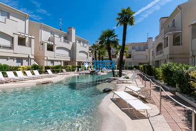 Tropezien # [ piscina] / ° trilocale moderno °