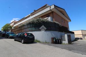 3 LOCALI A SCANDRIGLIA