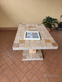 tavolo in mattonelle