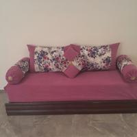 tre divani marocchini e tavolo