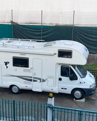 Camper mansardato 6 posti