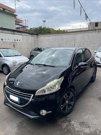 Peugeot 208 1.4 HDi 68 CV 5 porte Allure tetto nav