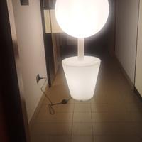 piantana gigante con luce 