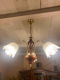 Lampadario in ottone vetro e legno