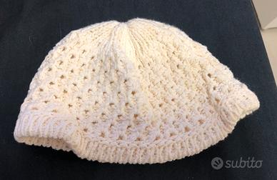 Cappello a rete fatto a mano