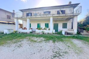 PORZIONE DI BIFAMILIARE A VELLETRI