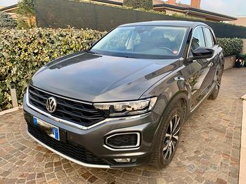 Volkswagen T-Roc con motore 1.0 TSI benzina