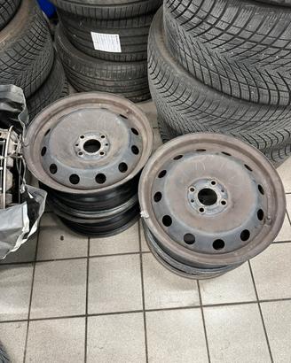 4  Cerchi + copri cerchi Lancia Ypsilon 2009