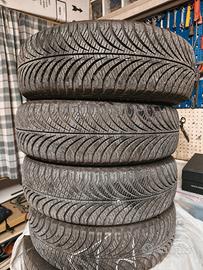 4 pneumatici Goodyear 165/70 R14 4 stagioni 85T