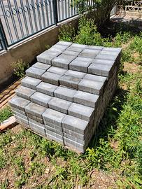 Mattonelle autobloccanti in calcestruzzo x esterno