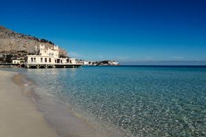 Porzione appartamento Mondello pochi passi piazza