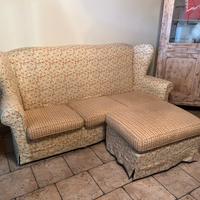 Divano completamente sfoderabile tre posti +pouf