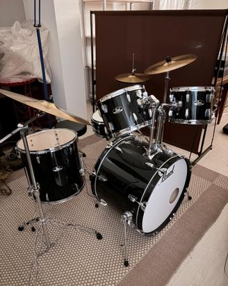 Batteria acustica Pearl Roadshow