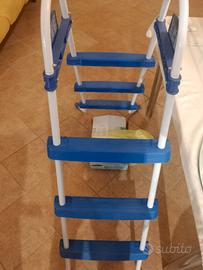 scaletta per piscina e telo copri piscina 