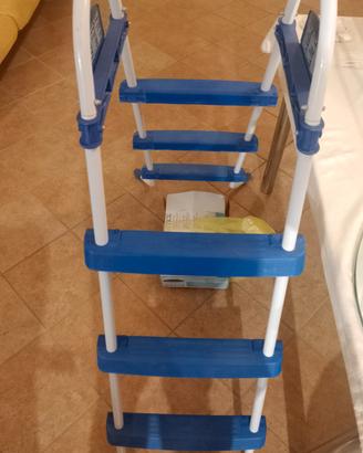 scaletta per piscina e telo copri piscina 