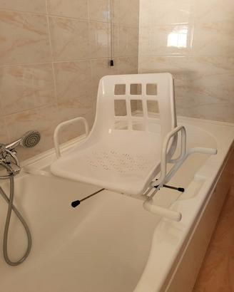 Sedia girevole per vasca