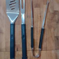 Set di attrezzi barbecue multifunzione