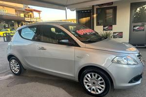 Lancia Ypsilon 1.2 69 CV 5 porte Platinum