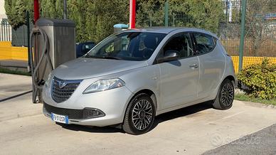 Lancia Ypsilon 1.2 69 CV 5 porte 30th Anniversary 