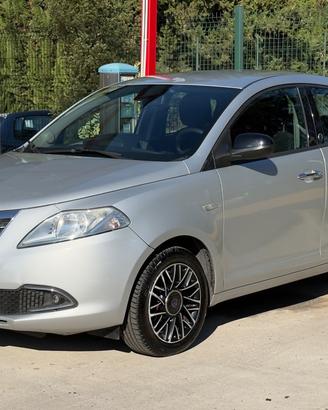 Lancia Ypsilon 1.2 69 CV 5 porte 30th Anniversary 