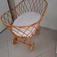 Culla in vimini d'epoca